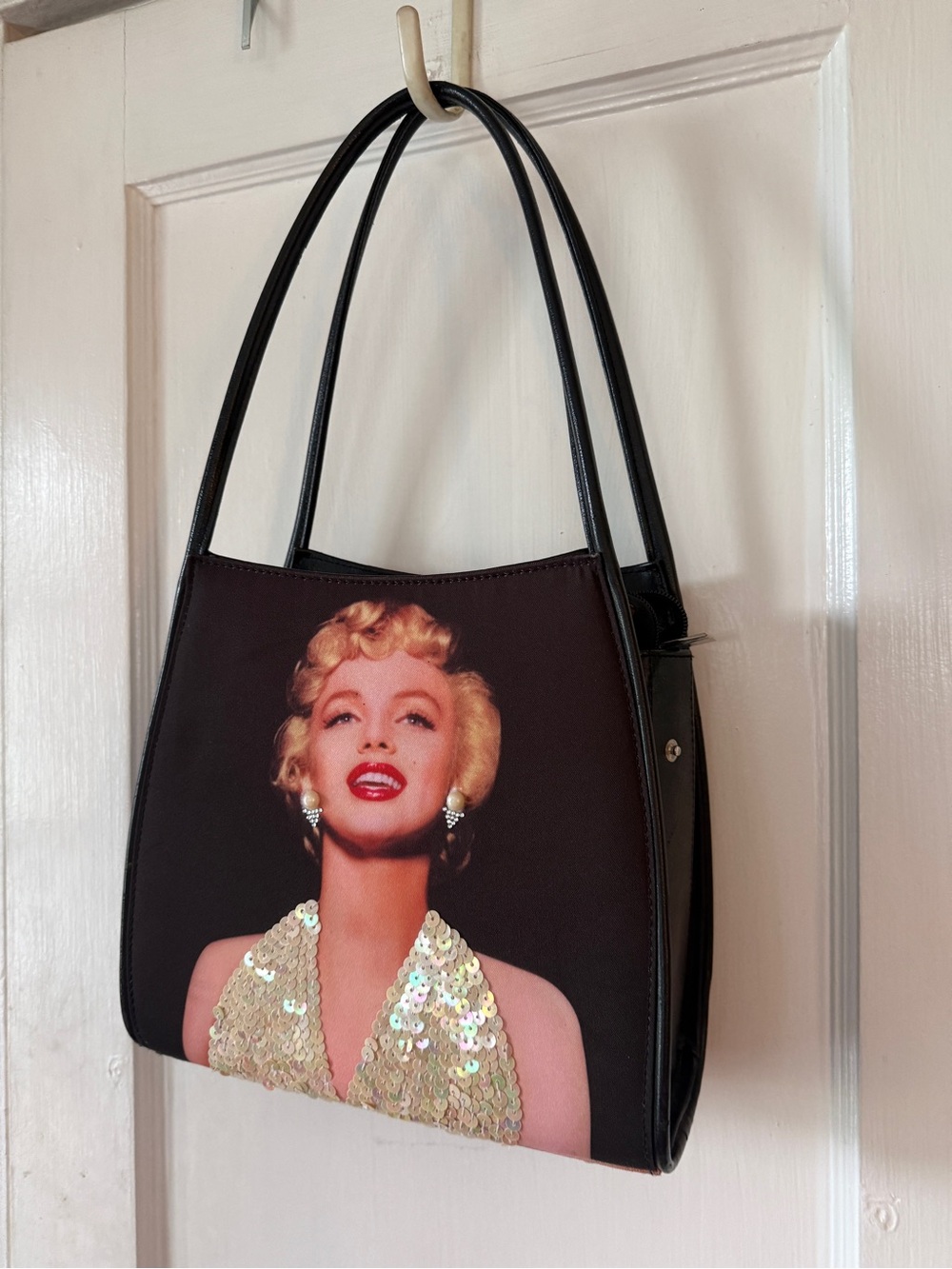 Marilyn Monroe Black Portrait-Print Shoulder Bag - Picture 2 of 13